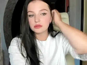EvaaMillerr99  live sex cam