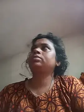Moyna_52  live sex cam