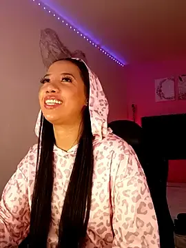 SallyWhitee  live sex cam