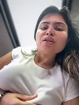 Melanny10  live sex cam