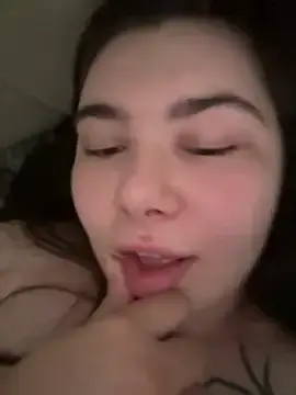 Carol_JuicyNips  live sex cam