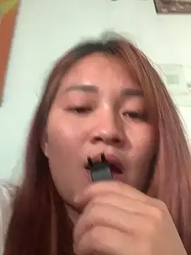 Lara-11  live sex cam