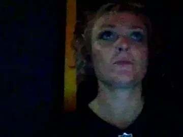 UpInTheStars  live sex cam