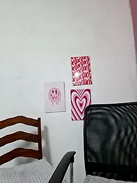 Avery_7  live sex cam
