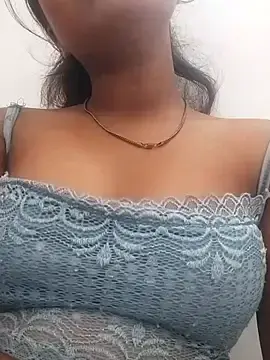 Pari_rani7  live sex cam