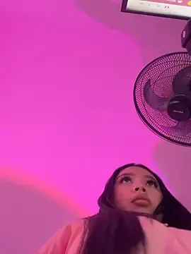 Valerie20_  live sex cam