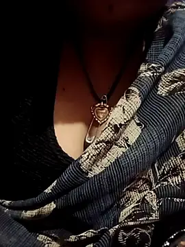 Bharti_thakurr  live sex cam