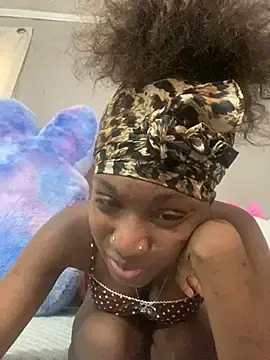 HennessyBaby21  live sex cam