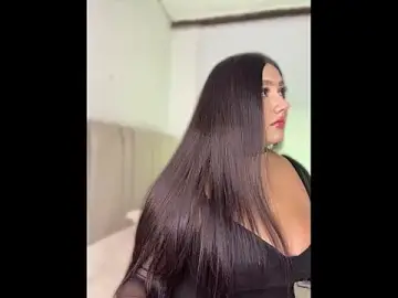 HilaryBlaze  live sex cam