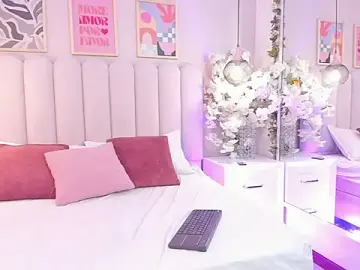 Kylie__moon  live sex cam