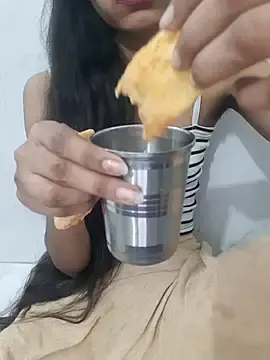Monika_my_Darling@xh  live sex cam