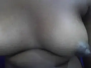 Sexy_hoe23  live sex cam