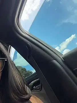 Bluee_sky  live sex cam