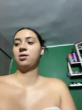 Karlitagom  live sex cam