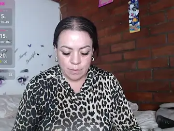 LIila28six  live sex cam