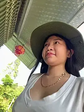 Miumieu2  live sex cam