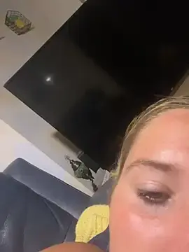Mrsthicktorious8  live sex cam