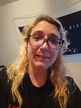 Thatonebinch  live sex cam