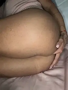 Isabelli41  live sex cam