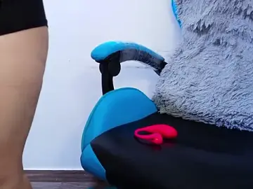 Klylls_squirt_  live sex cam