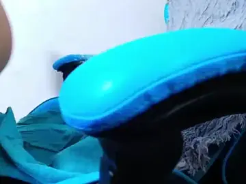Klylls_squirt_  live sex cam