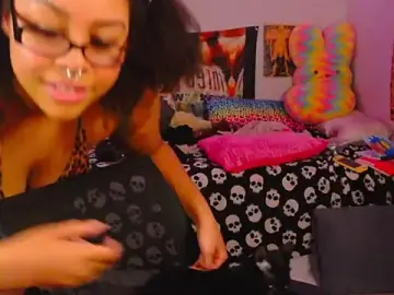 Nintendhoe  live sex cam