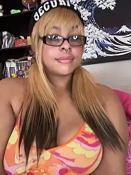 Nintendhoe  live sex cam