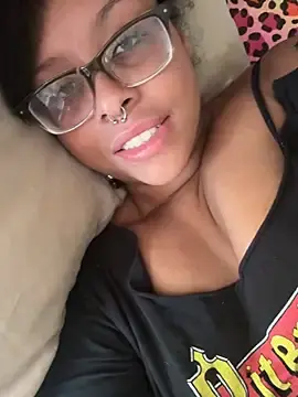 Nintendhoe  live sex cam