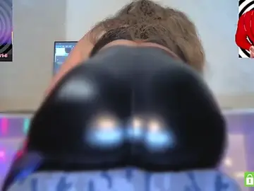 Touch_me_bb  live sex cam