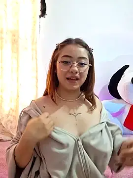 Laury_ro6  live sex cam