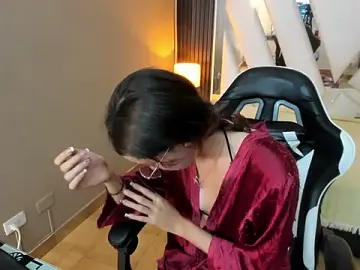 Linda4Petite  live sex cam