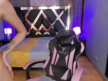 Linda4Petite  live sex cam