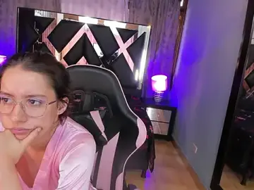 Linda4Petite  live sex cam