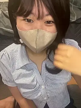 Runa-xx  live sex cam