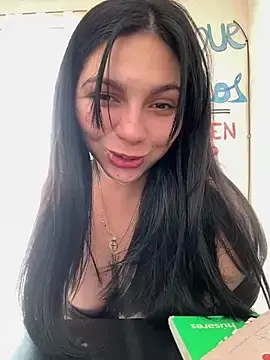 Valuu12i  live sex cam