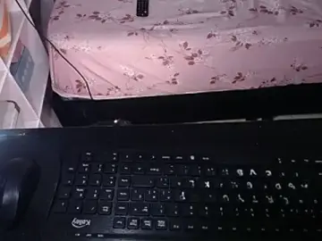 Yselahot  live sex cam