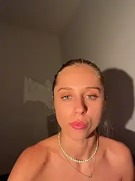 BabyAnais  live sex cam