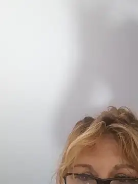 Kazsandraa  live sex cam