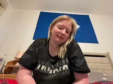 TruckerBabeLeenchen  live sex cam