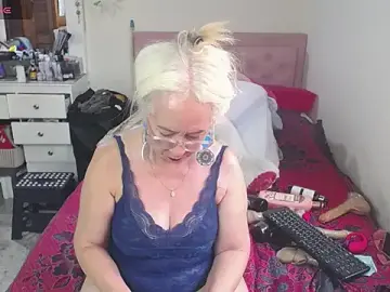 Lucy_belle_bm  live sex cam