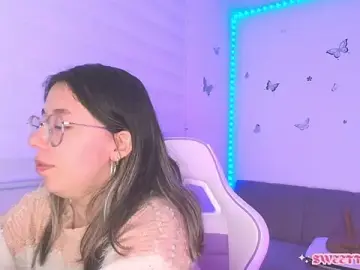 Sweettvera  live sex cam