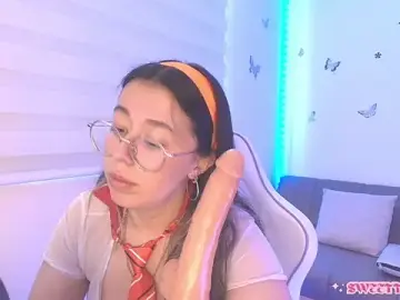 Sweettvera  live sex cam