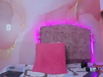 Violet_taylor_  live sex cam