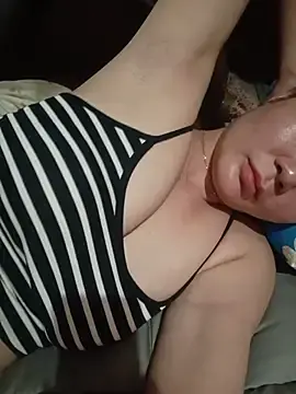 Luka-baby  live sex cam