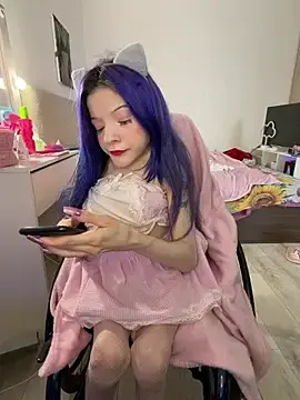 MiniSophiaa  live sex cam