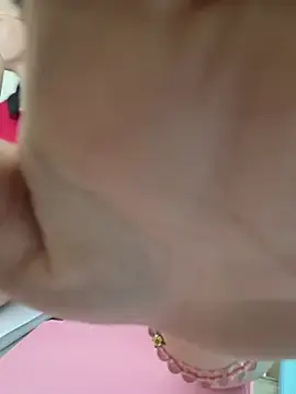 Bana-gibee  live sex cam