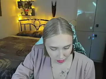 CrazyBitchInLace  live sex cam