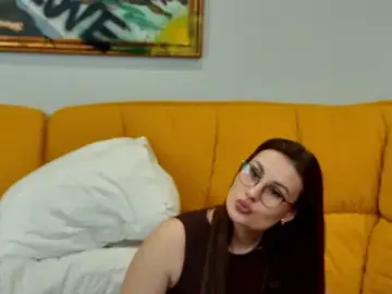 NoraFoxes  live sex cam