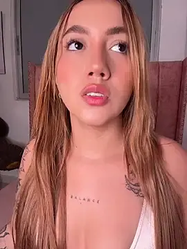 Rebe_  live sex cam