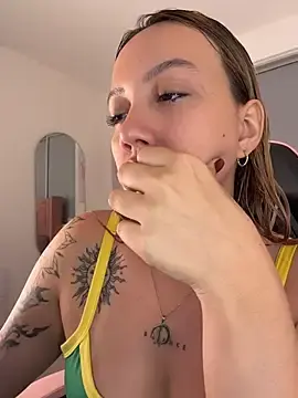 Rebe_  live sex cam